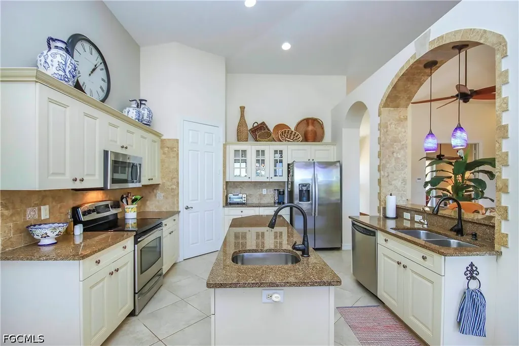 1066 Bailey Road Sanibel FL 33957