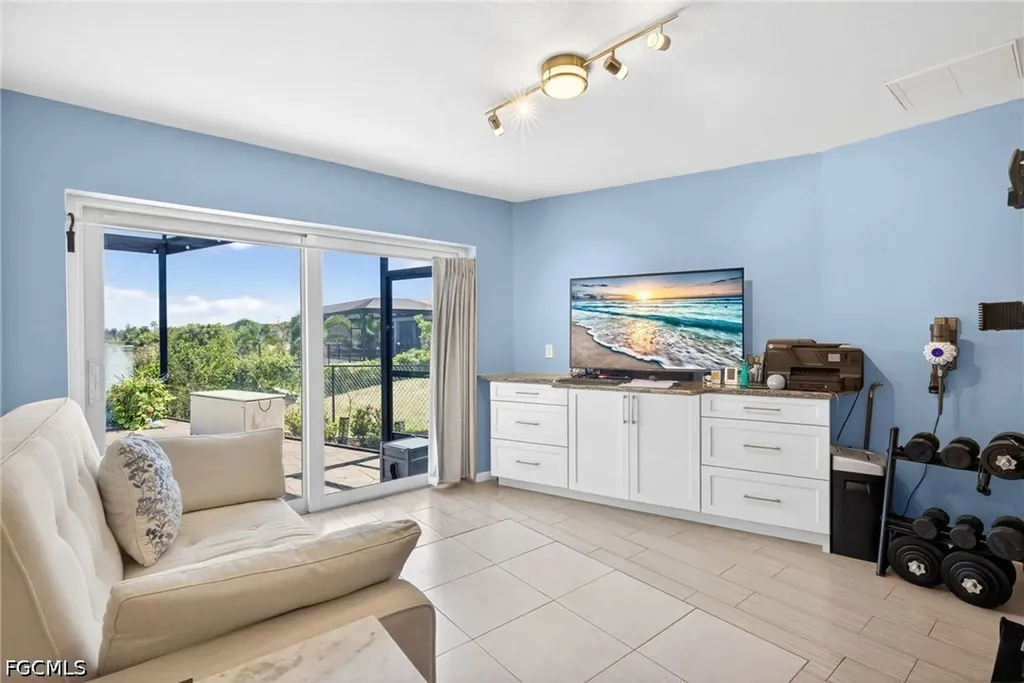 2334 SW Trafalgar Parkway Cape Coral FL 33991