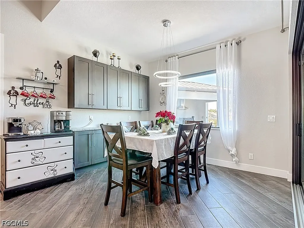 3900 Gulfstream Parkway Cape Coral FL 33993