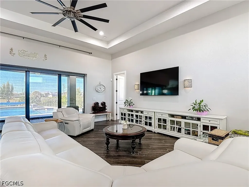 3900 Gulfstream Parkway Cape Coral FL 33993