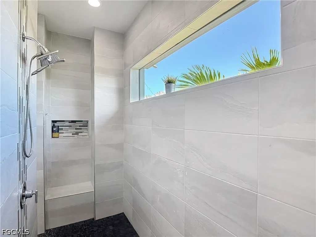 3900 Gulfstream Parkway Cape Coral FL 33993