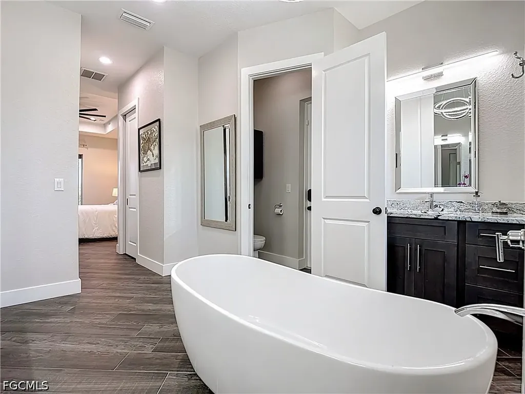 3900 Gulfstream Parkway Cape Coral FL 33993