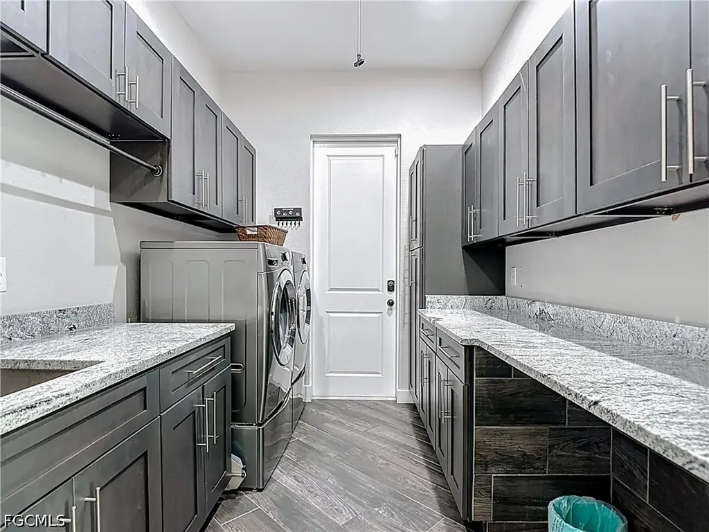 3900 Gulfstream Parkway Cape Coral FL 33993