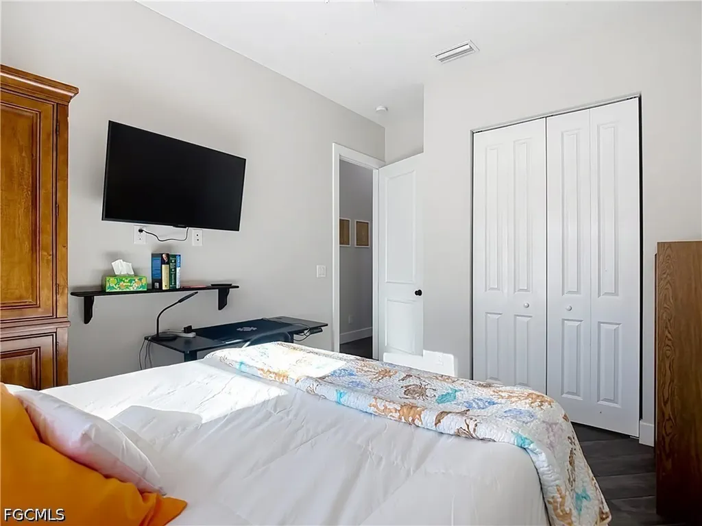 3900 Gulfstream Parkway Cape Coral FL 33993