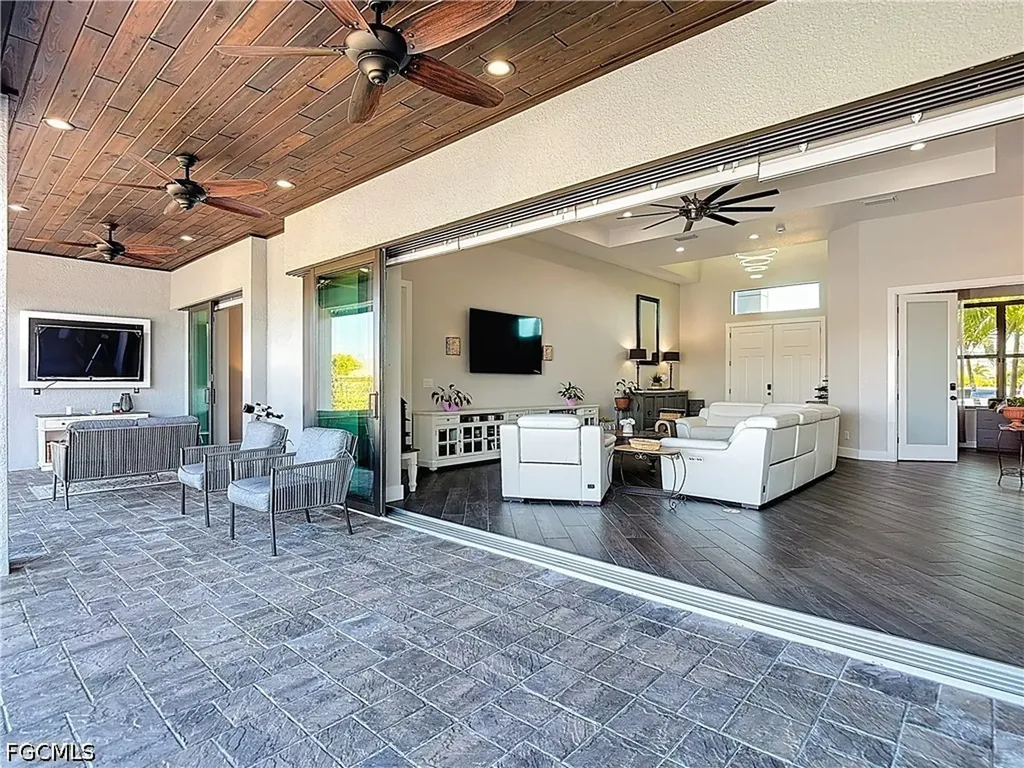 3900 Gulfstream Parkway Cape Coral FL 33993