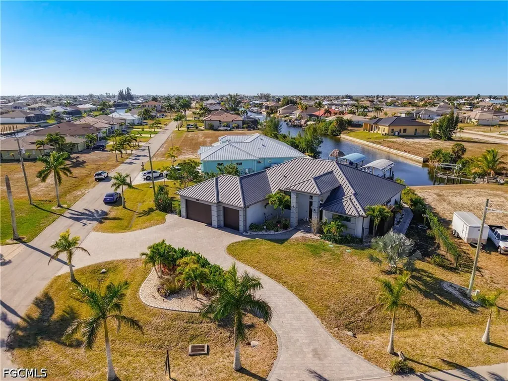 3900 Gulfstream Parkway Cape Coral FL 33993