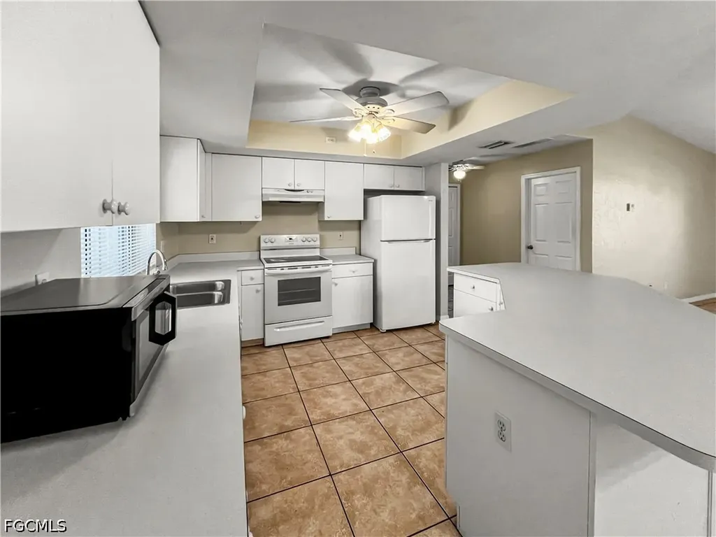 208 SE 17th Street Cape Coral FL 33990