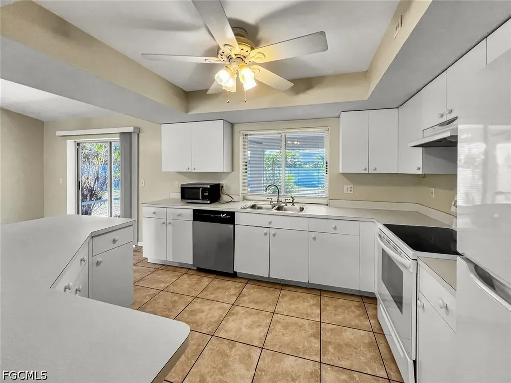 208 SE 17th Street Cape Coral FL 33990