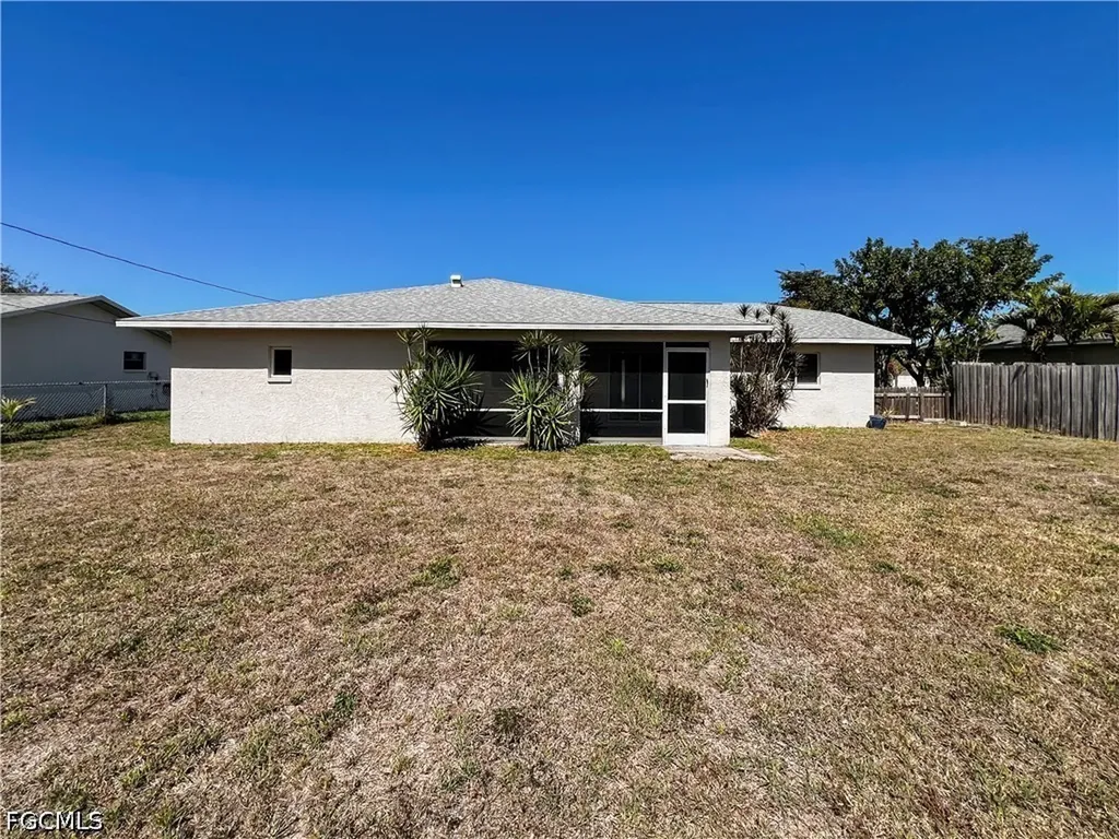 208 SE 17th Street Cape Coral FL 33990