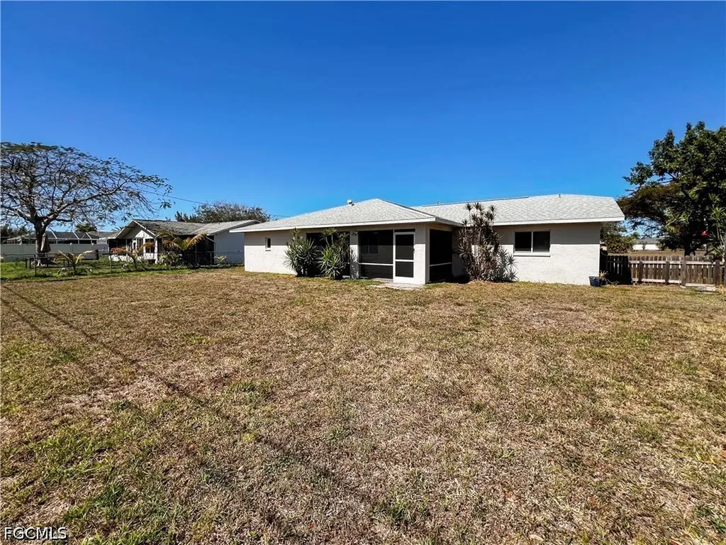 208 SE 17th Street Cape Coral FL 33990