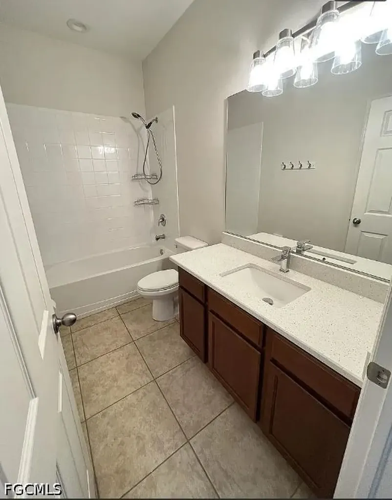511 NE 19th Place Cape Coral FL 33909