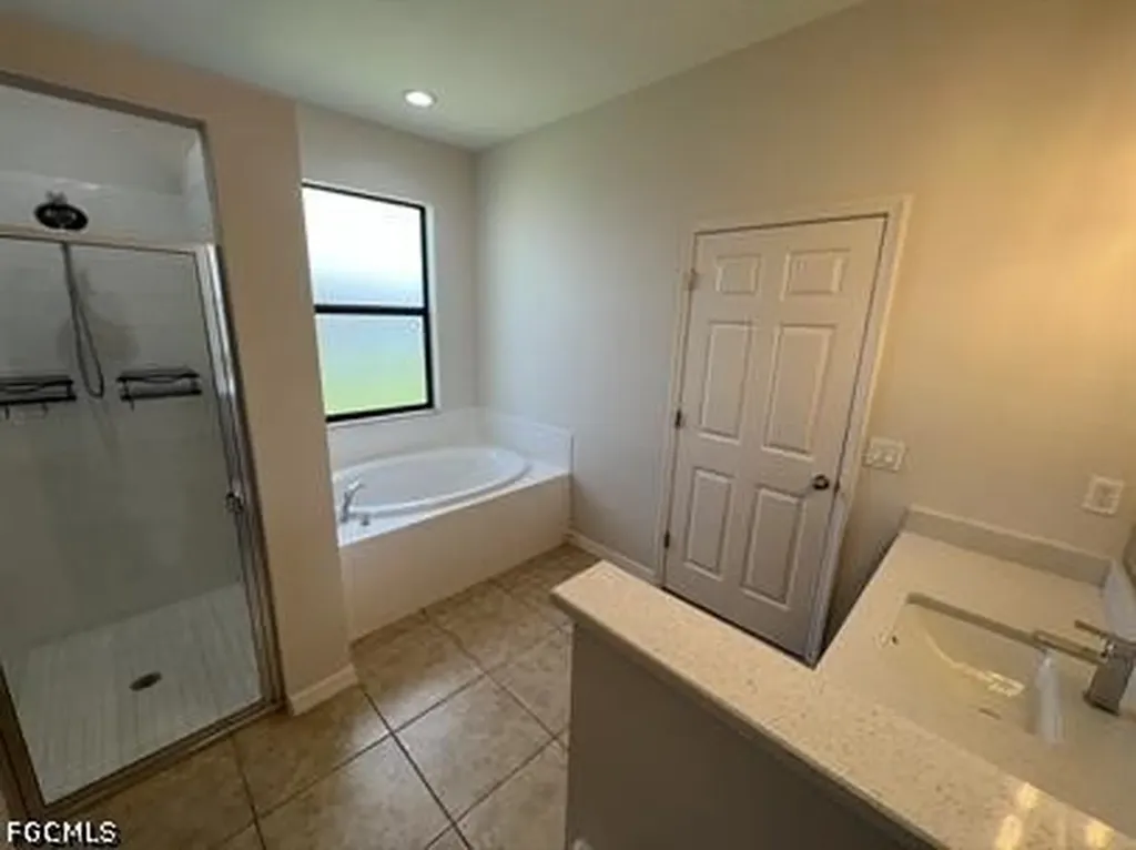 511 NE 19th Place Cape Coral FL 33909