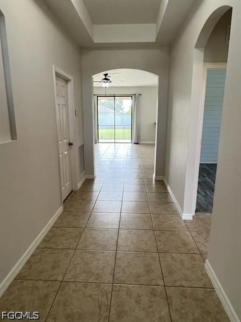 511 NE 19th Place Cape Coral FL 33909