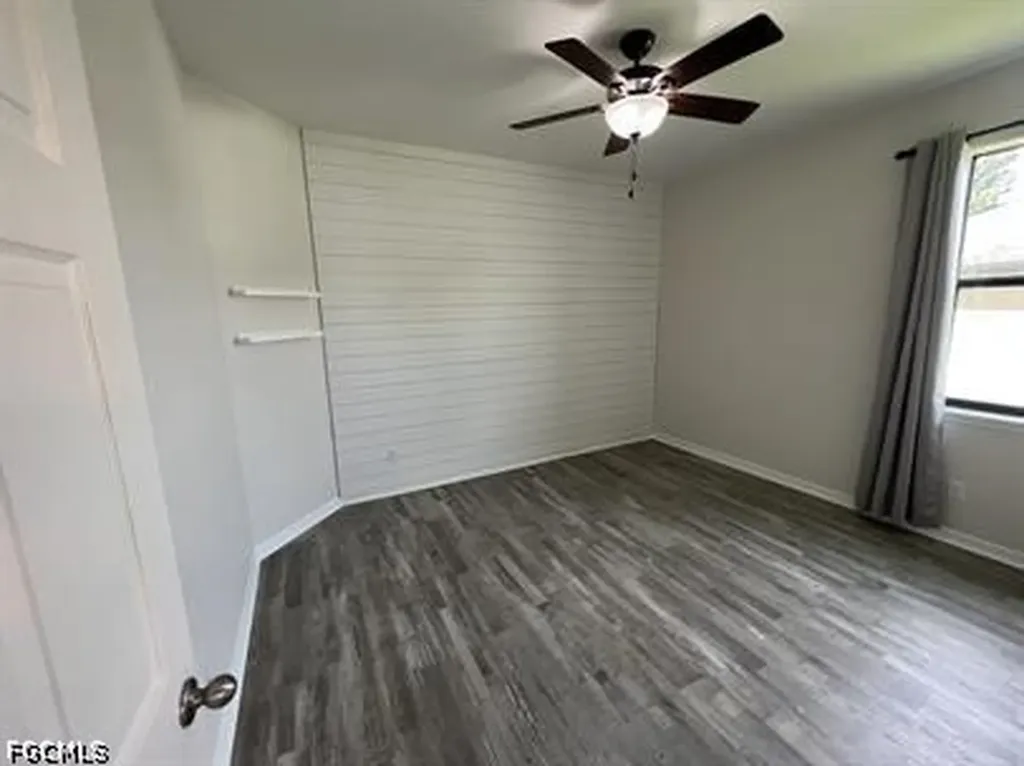 511 NE 19th Place Cape Coral FL 33909
