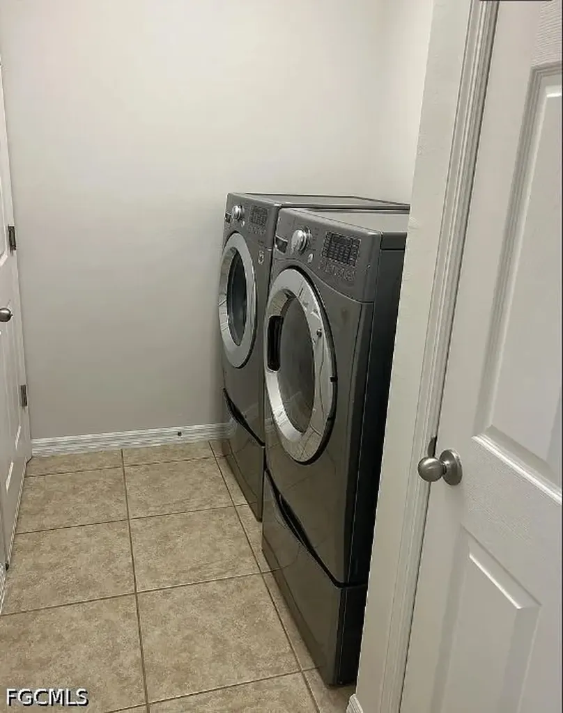 511 NE 19th Place Cape Coral FL 33909