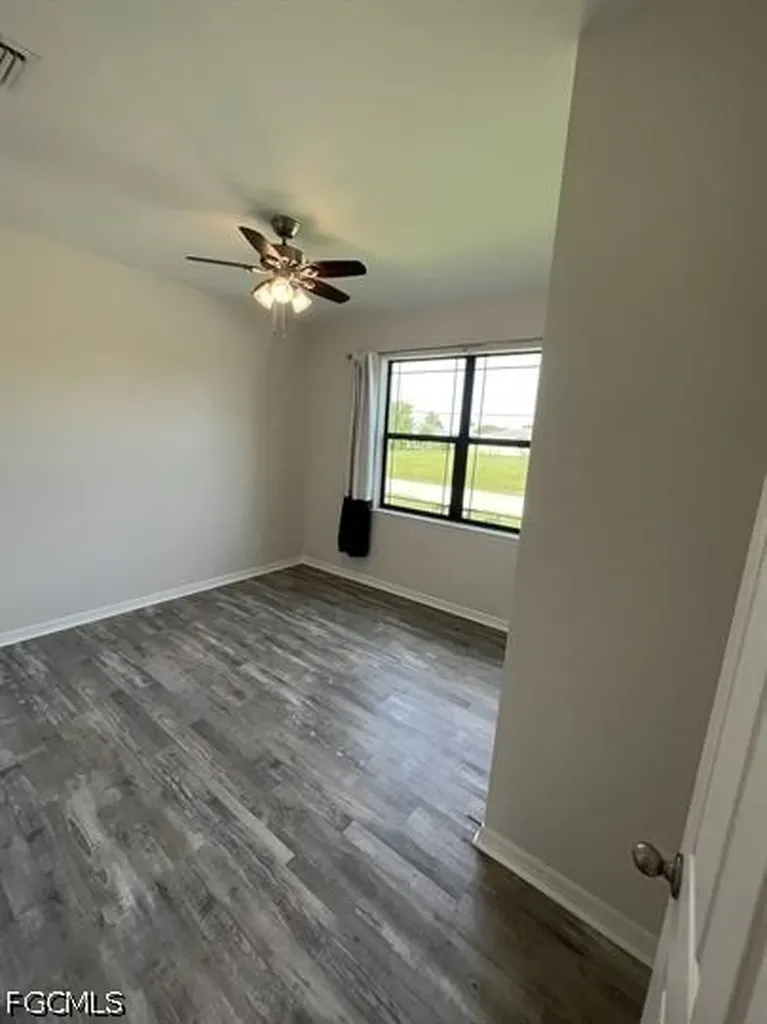 511 NE 19th Place Cape Coral FL 33909