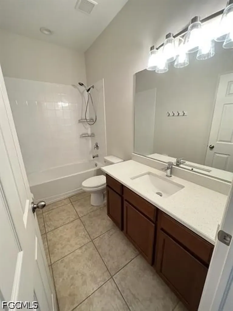 511 NE 19th Place Cape Coral FL 33909