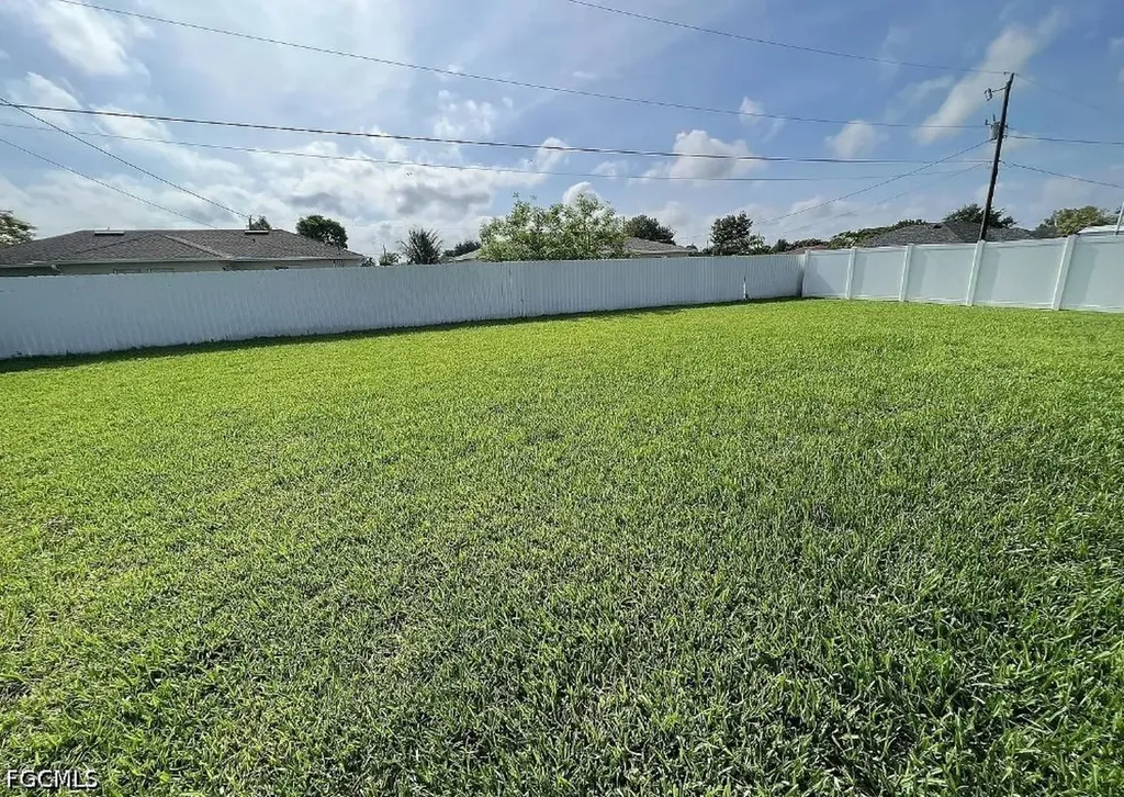 511 NE 19th Place Cape Coral FL 33909