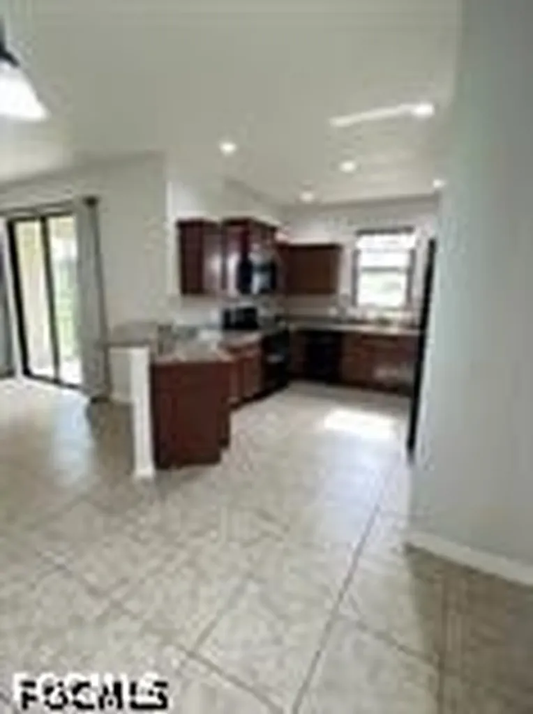 511 NE 19th Place Cape Coral FL 33909