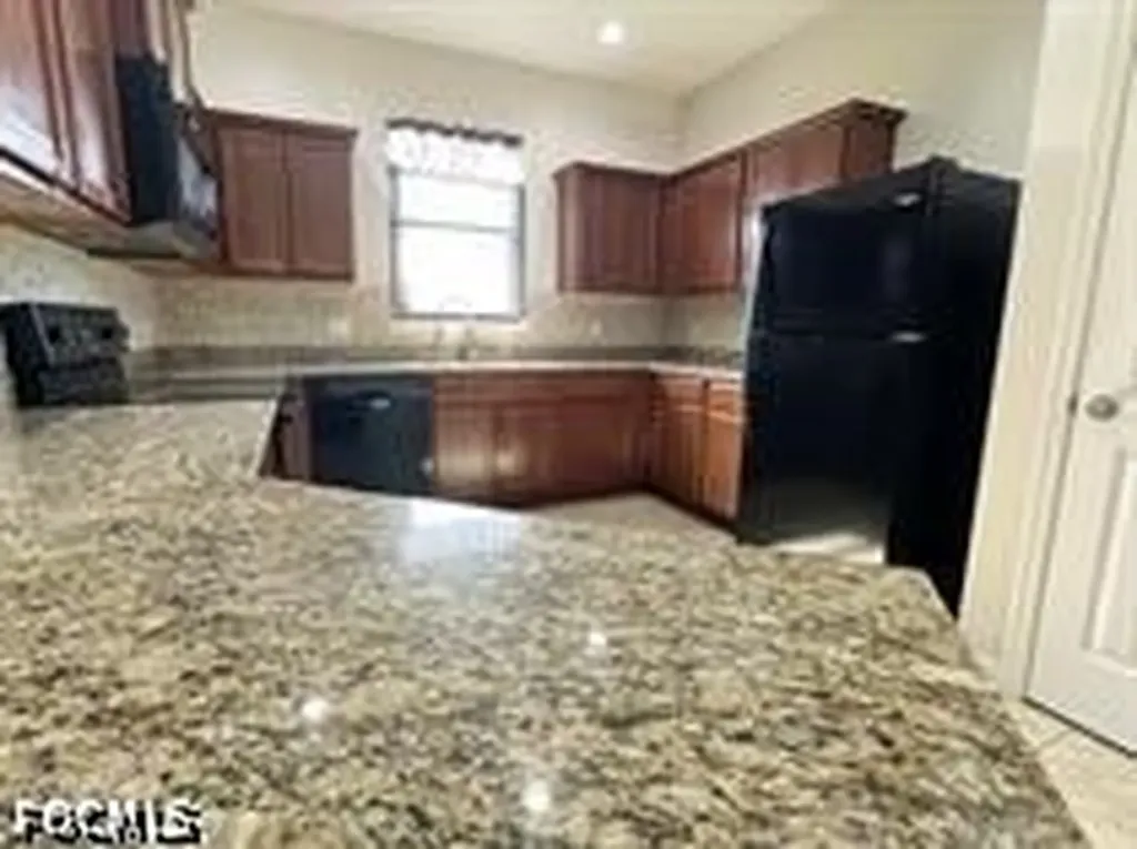 511 NE 19th Place Cape Coral FL 33909