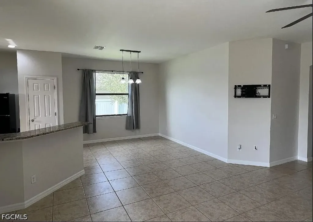 511 NE 19th Place Cape Coral FL 33909