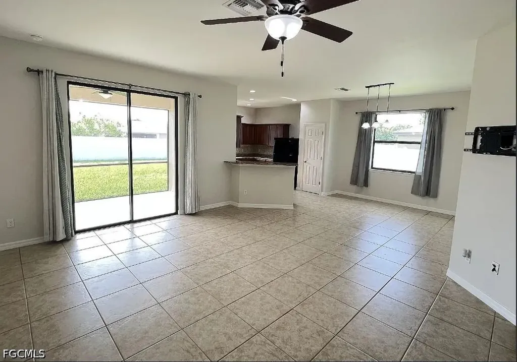 511 NE 19th Place Cape Coral FL 33909