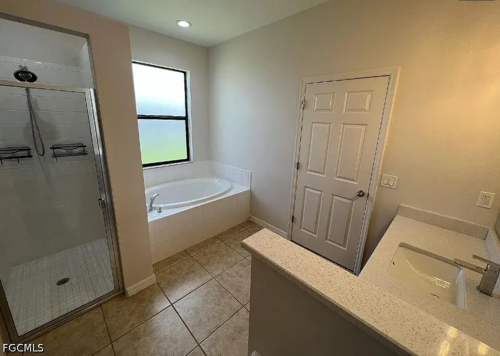511 NE 19th Place Cape Coral FL 33909