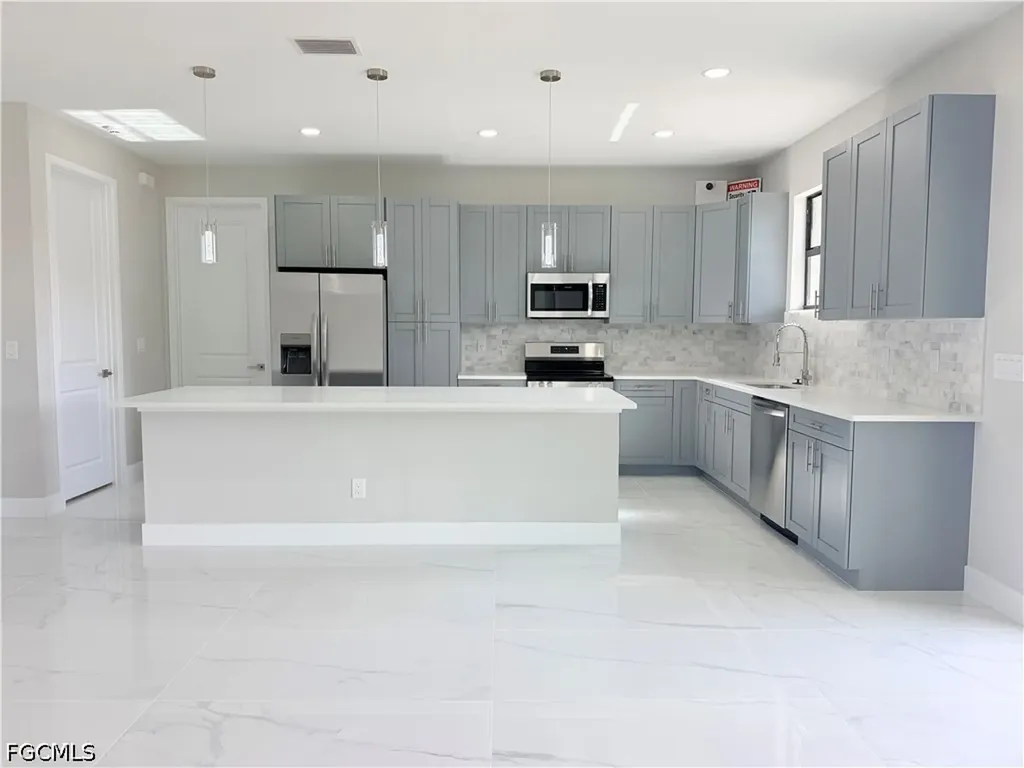338 SW 28th Avenue Cape Coral FL 33991