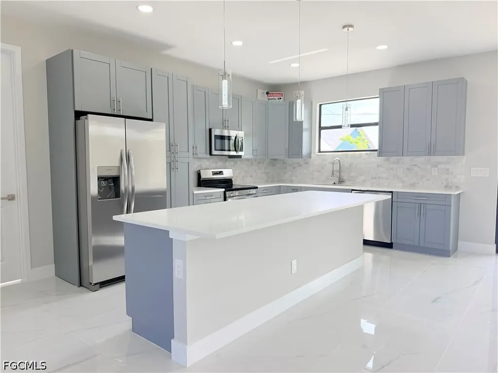 338 SW 28th Avenue Cape Coral FL 33991