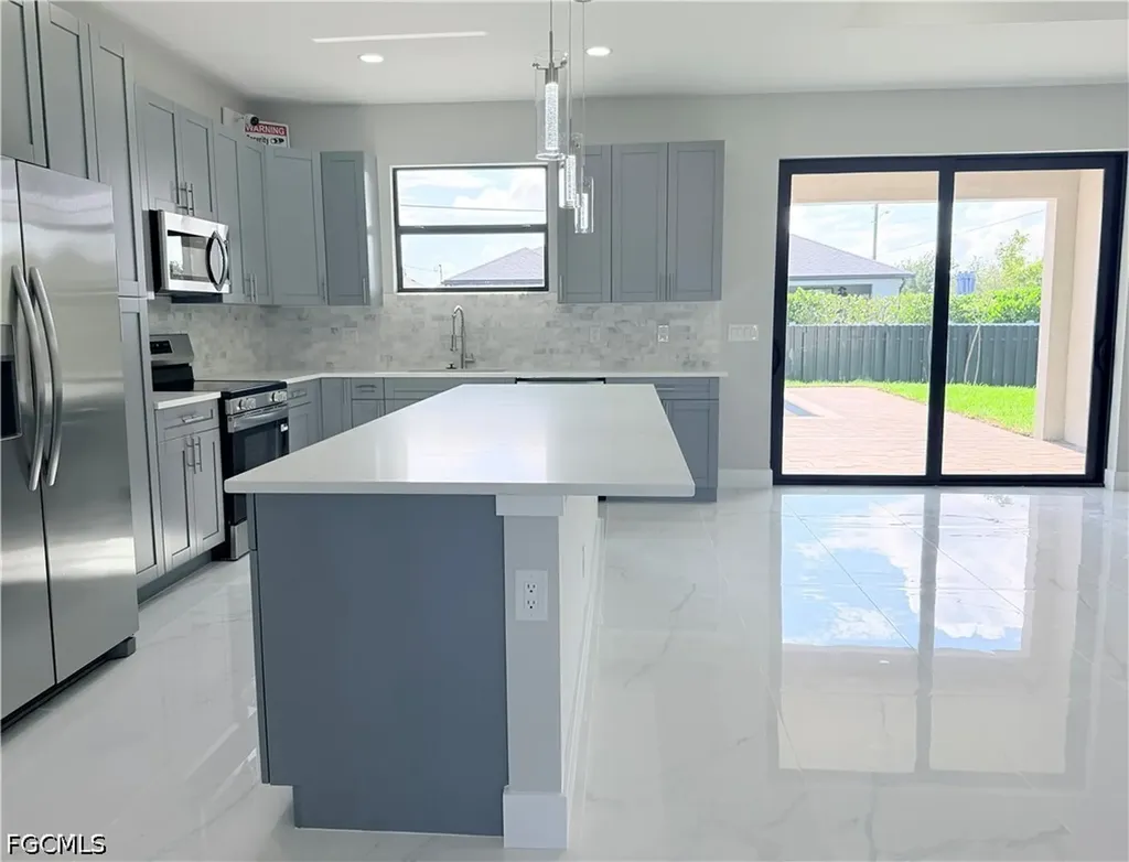 338 SW 28th Avenue Cape Coral FL 33991