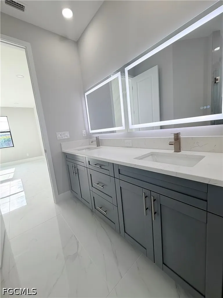 338 SW 28th Avenue Cape Coral FL 33991