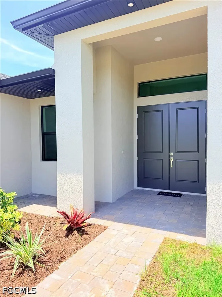 338 SW 28th Avenue Cape Coral FL 33991