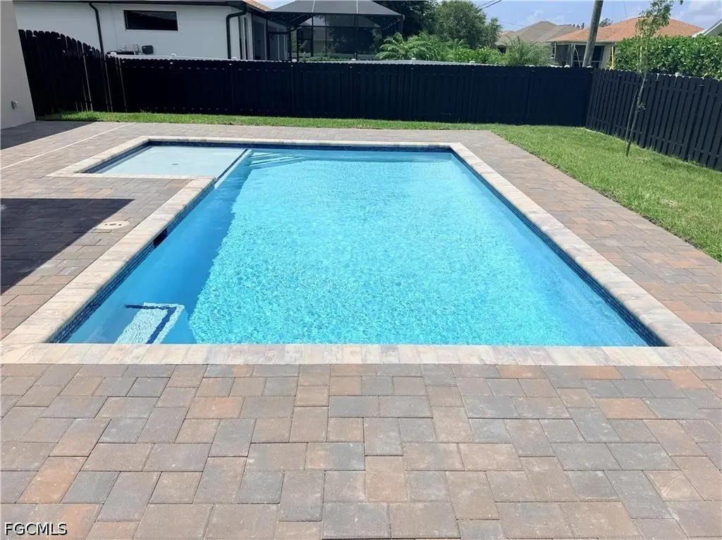 338 SW 28th Avenue Cape Coral FL 33991