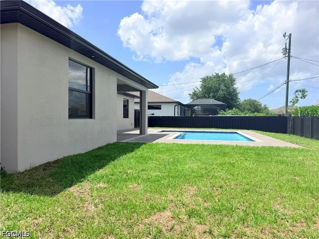 338 SW 28th Avenue Cape Coral FL 33991