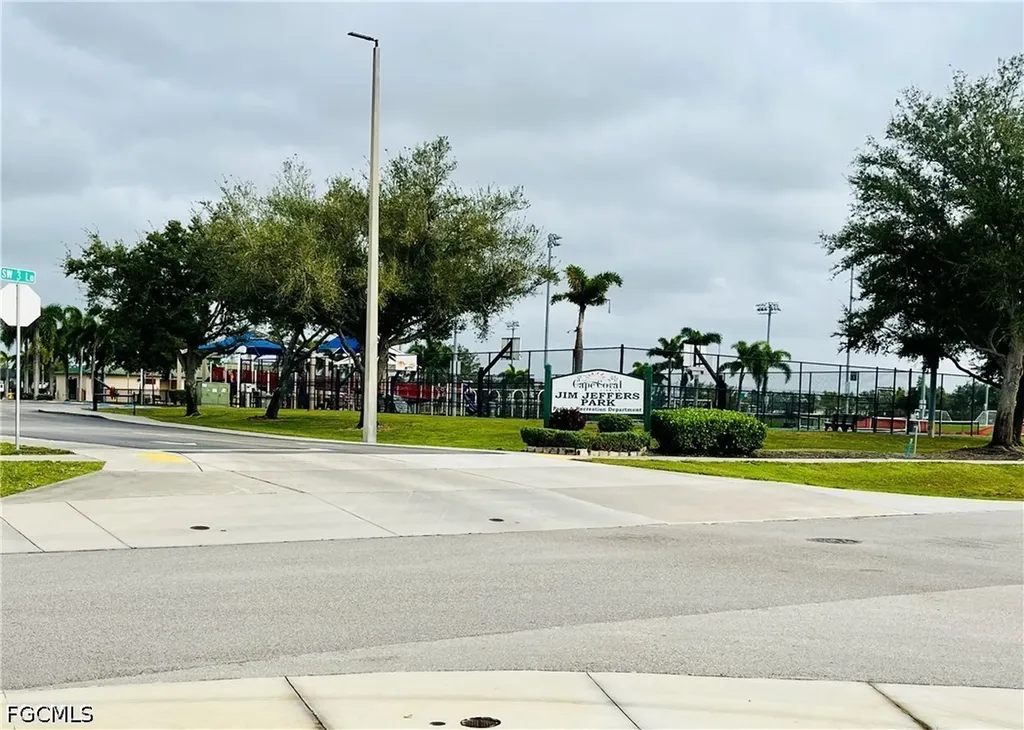 338 SW 28th Avenue Cape Coral FL 33991