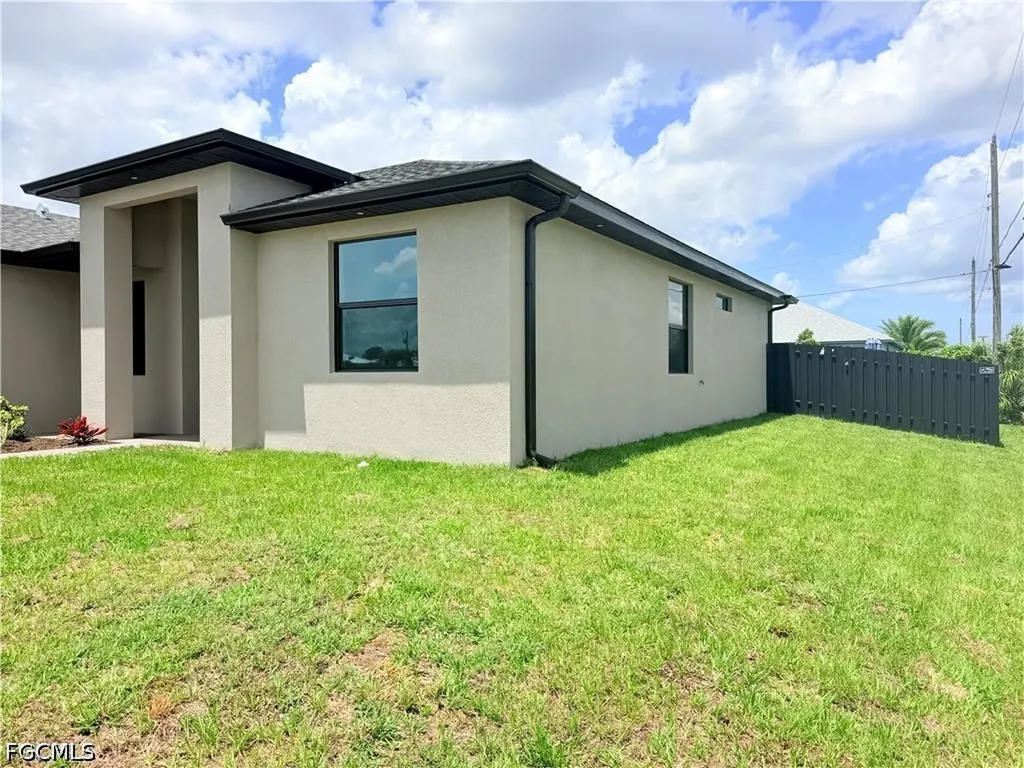 338 SW 28th Avenue Cape Coral FL 33991