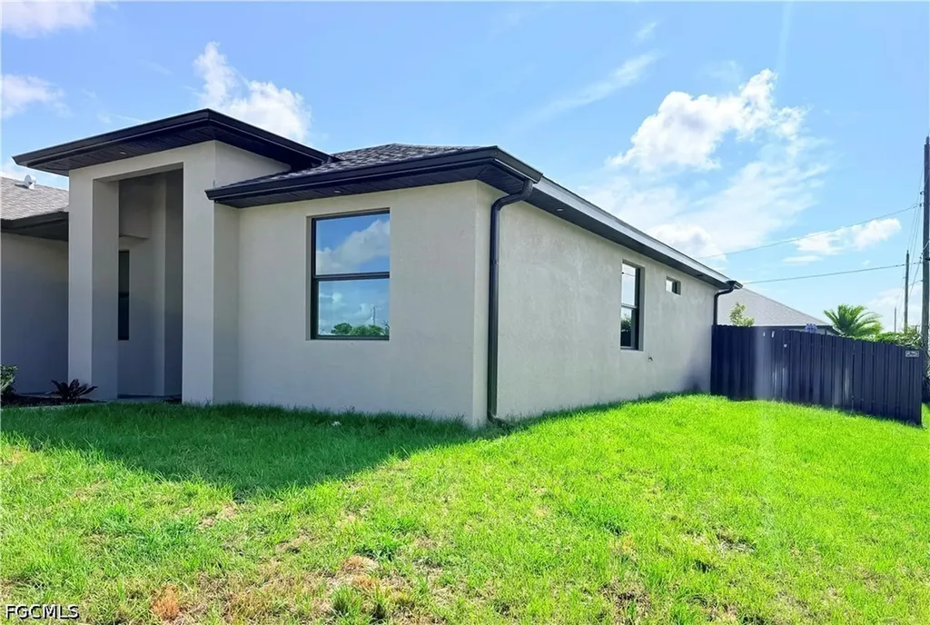 338 SW 28th Avenue Cape Coral FL 33991