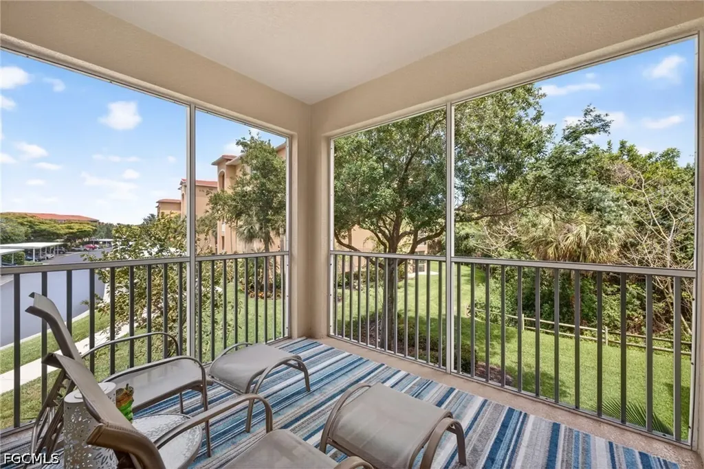 8251 Pathfinder Loop Fort Myers FL 33919