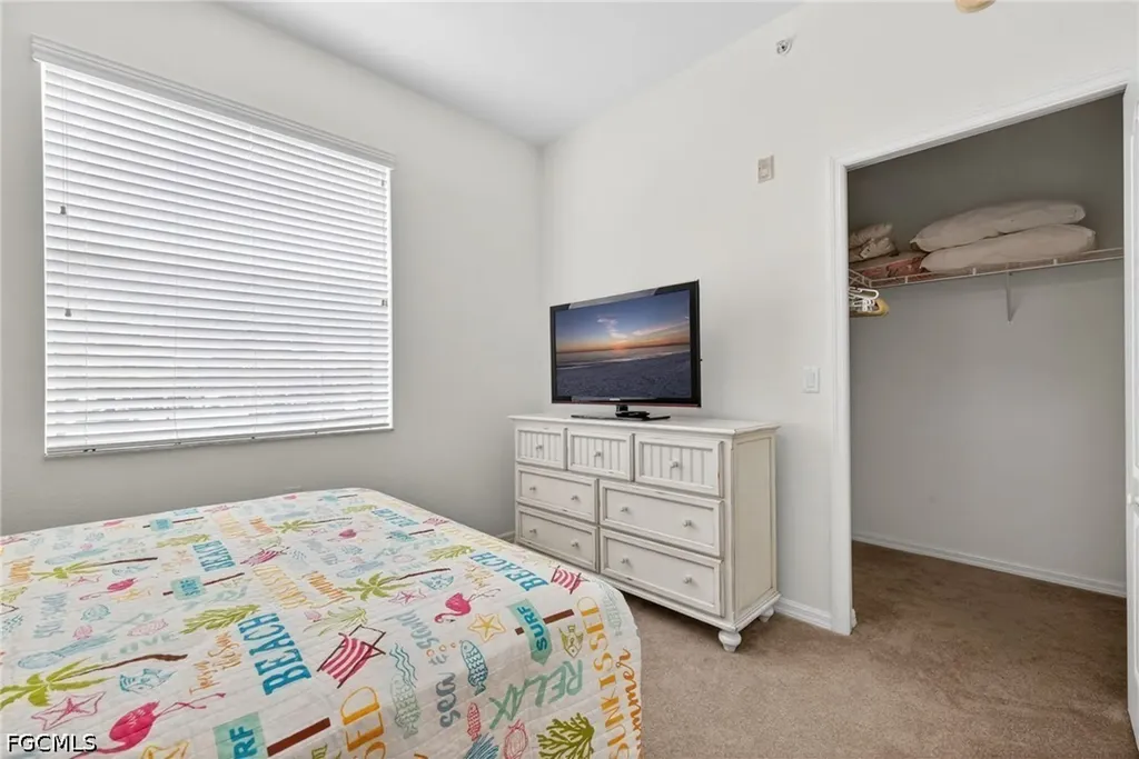 8251 Pathfinder Loop Fort Myers FL 33919