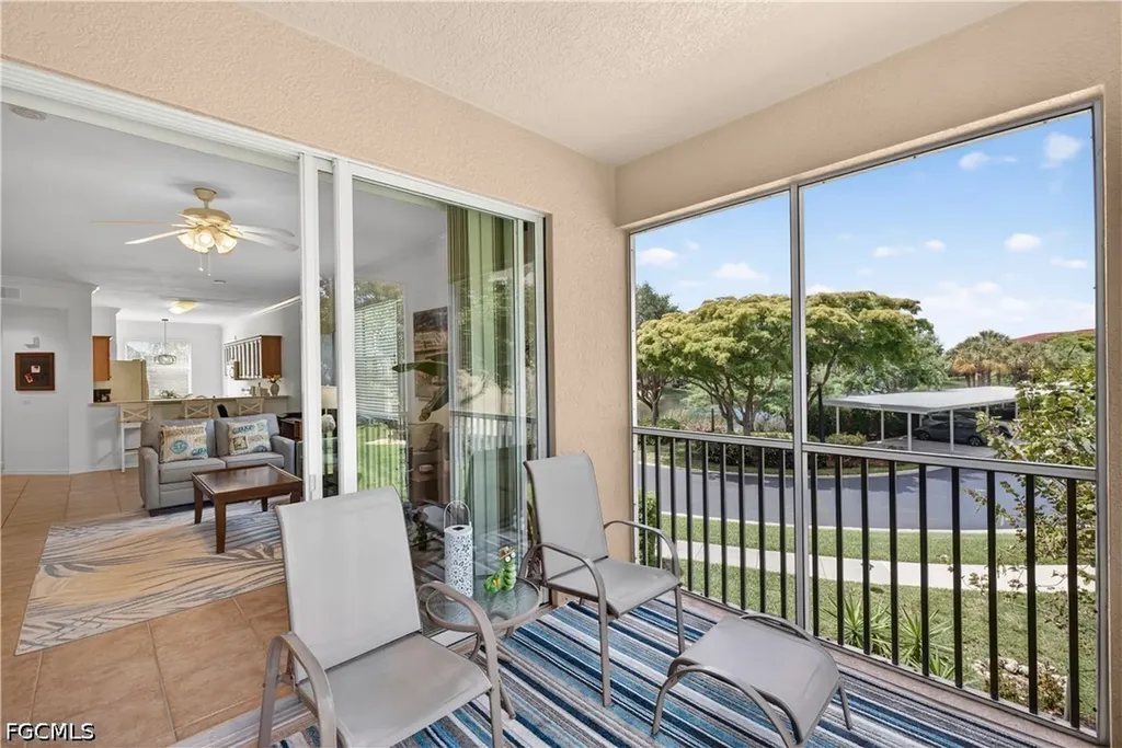8251 Pathfinder Loop Fort Myers FL 33919