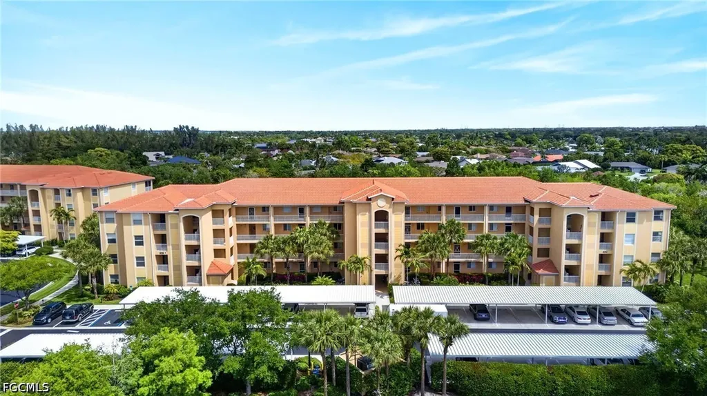 8251 Pathfinder Loop Fort Myers FL 33919