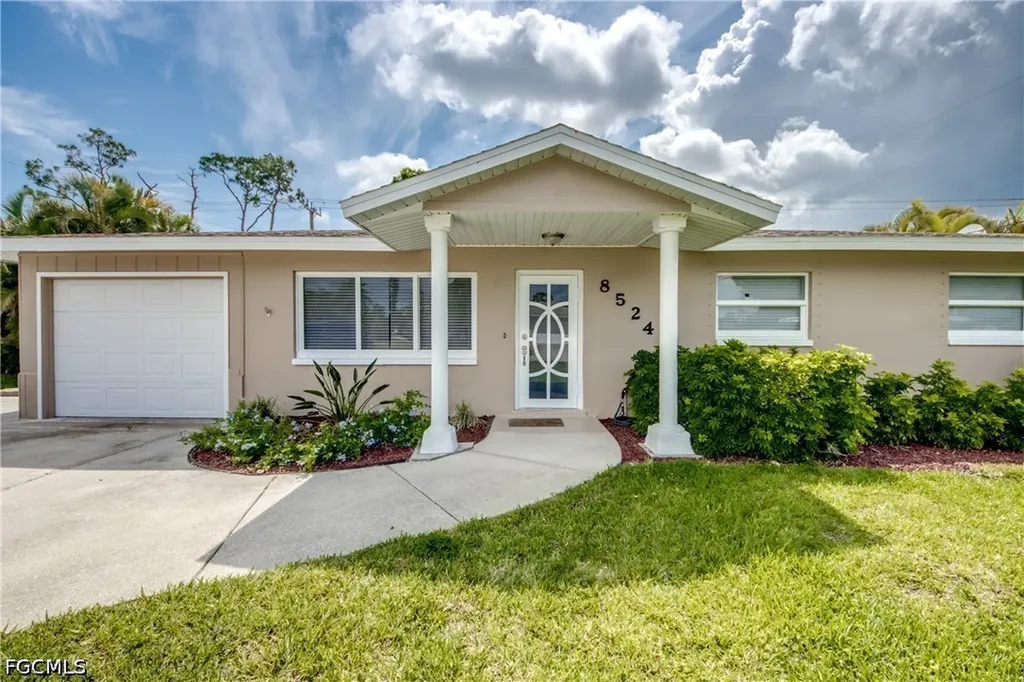 8524 Dartmouth Street Fort Myers FL 33907
