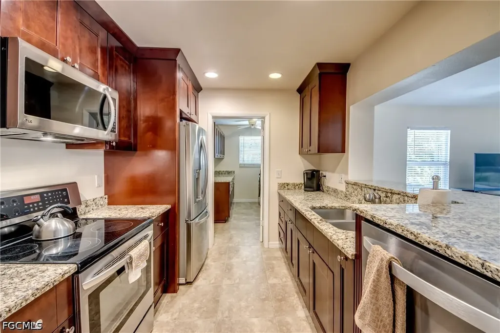 8524 Dartmouth Street Fort Myers FL 33907