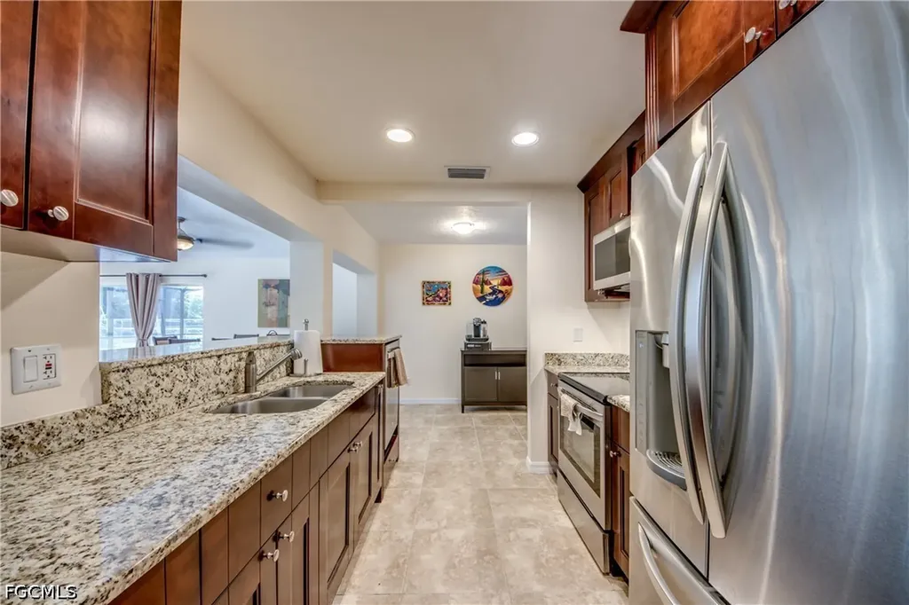 8524 Dartmouth Street Fort Myers FL 33907