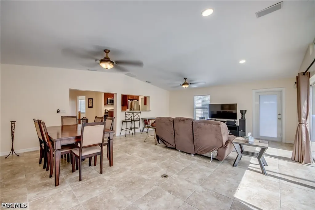 8524 Dartmouth Street Fort Myers FL 33907