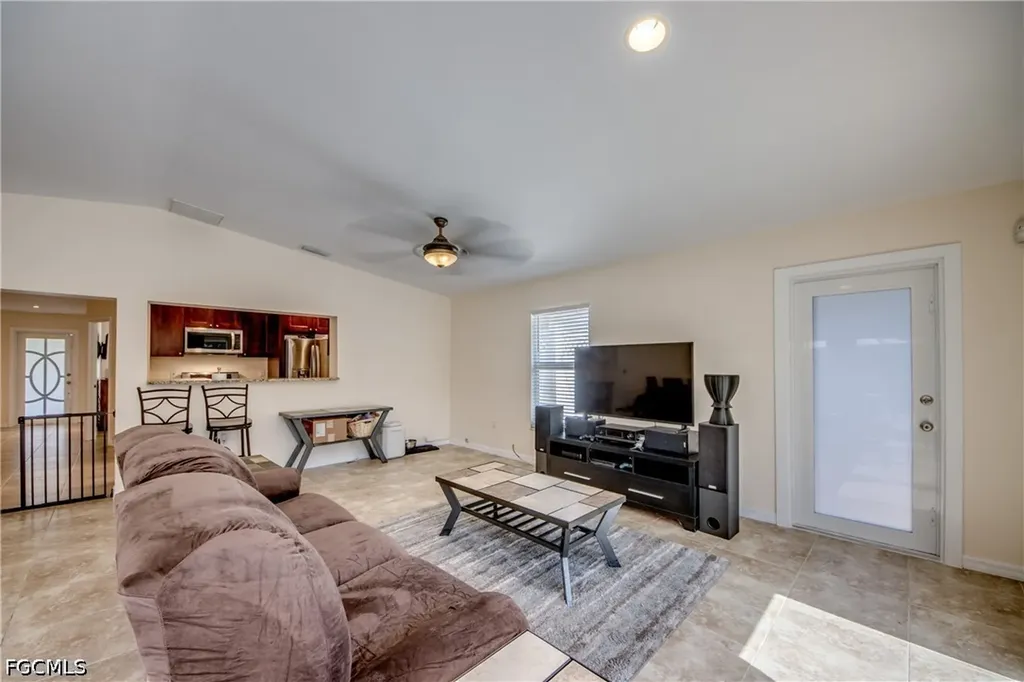 8524 Dartmouth Street Fort Myers FL 33907