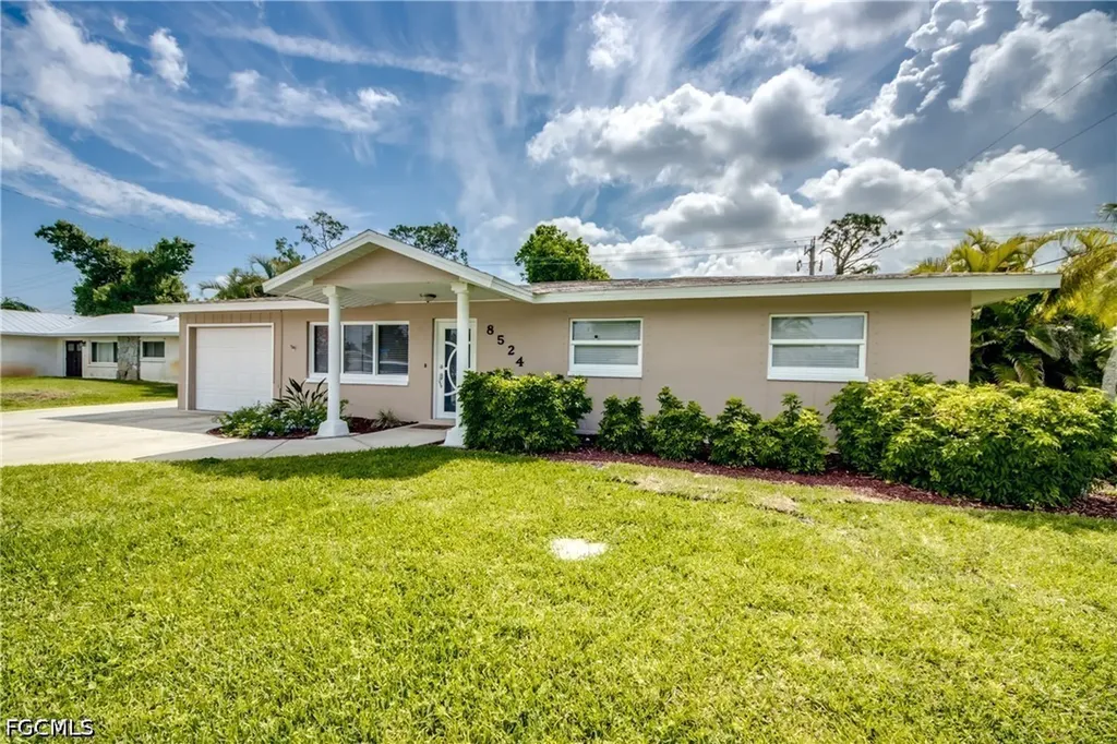8524 Dartmouth Street Fort Myers FL 33907