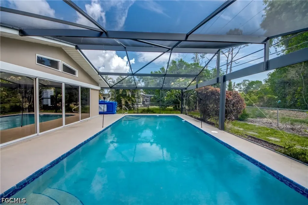 8524 Dartmouth Street Fort Myers FL 33907