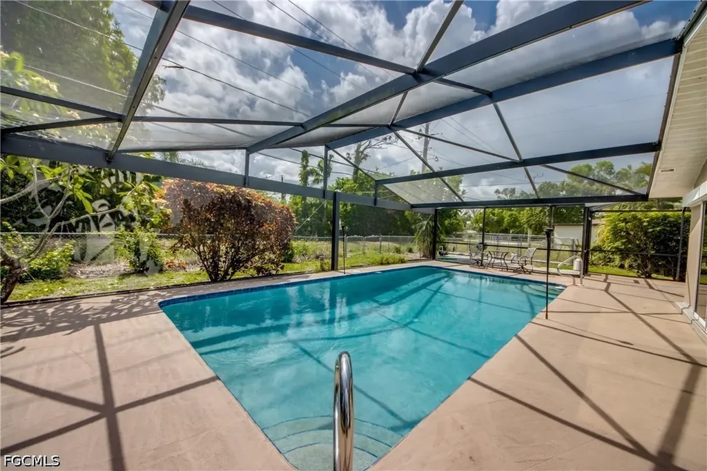 8524 Dartmouth Street Fort Myers FL 33907