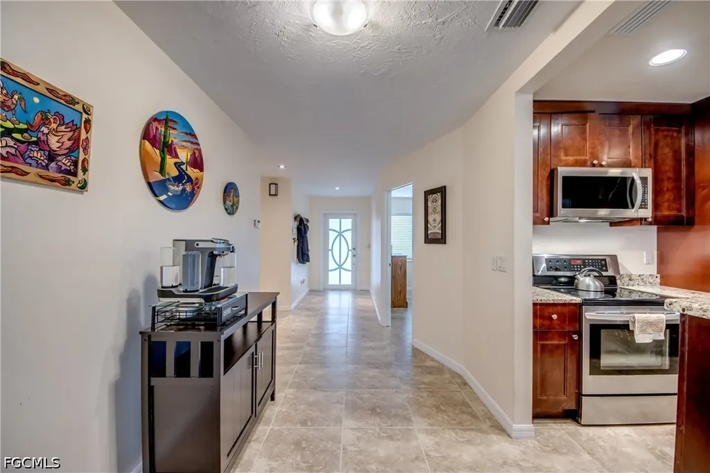 8524 Dartmouth Street Fort Myers FL 33907